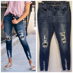 Judy Blue Jeans Women 15 32 Skinny Leopard Patch Distressed Raw Hem High Rise